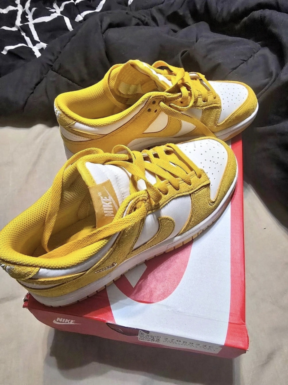 Nike Dunk Low Sneakers in Yellow & White US 7.5